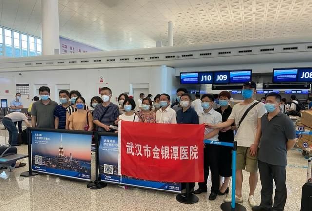 突发!乌鲁木齐进入“战时状态”:疫情与聚集性活动关联,全市开展核酸检测,10省市医疗队火速支援图2