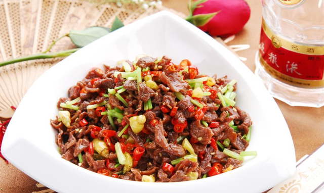 湖南湘菜,小炒黄牛肉做法,五星级酒店,正宗私房菜特色菜做法图2