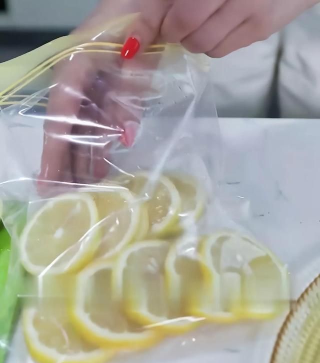 吃不完的虾放冰箱是冷冻还是保鲜图13