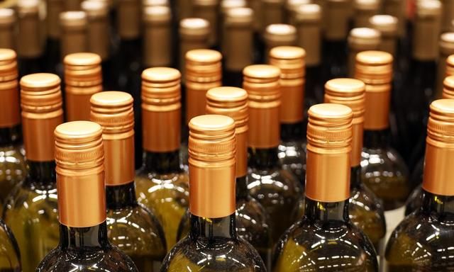 白酒“保质期”是多久?家中放了10年的白酒,还能喝吗?涨知识了图5