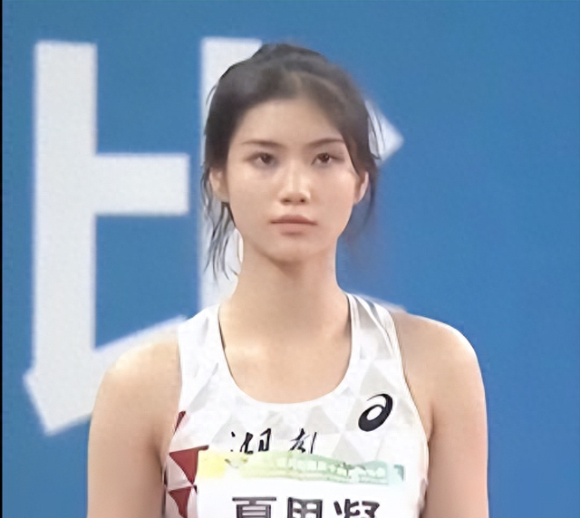 女运动员为何赛后忍痛扯泳衣?揭露她们背后的心酸遭遇图39