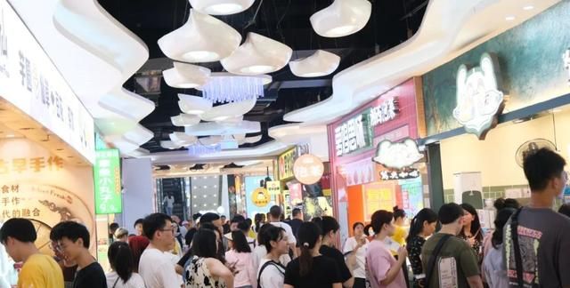 国内值得推荐的4条美食街,中国人气最旺十大美食街图2