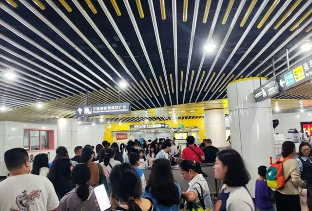 国内值得推荐的4条美食街,中国人气最旺十大美食街图18