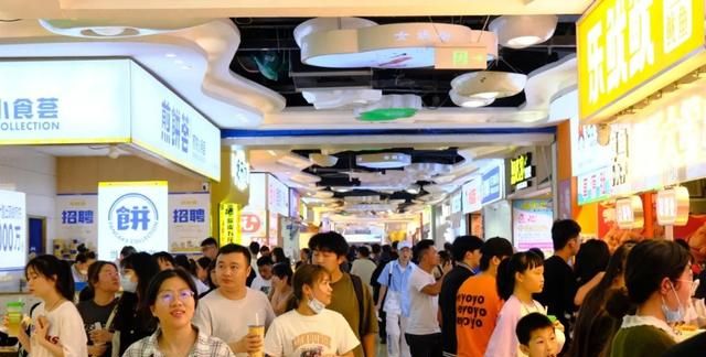 国内值得推荐的4条美食街,中国人气最旺十大美食街图20