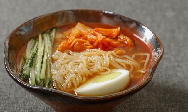 冷面要泡多久才能煮?怎样做的冷面才好吃呢图1