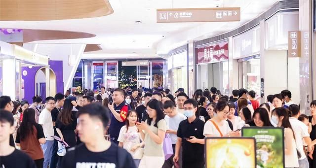 龙华美食
,“港”快来龙华,Fun肆一夏!繁华商圈、特色运动、舌尖美食,嗨玩龙华不重样图1