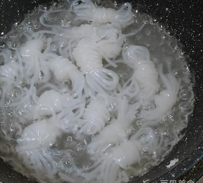 好吃不胖的凉拌魔芋丝叫什么(捞汁凉拌魔芋丝金针菇)图2