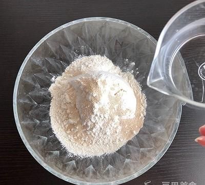 糖三角的做法,糖三角的做法和发面全过程图4