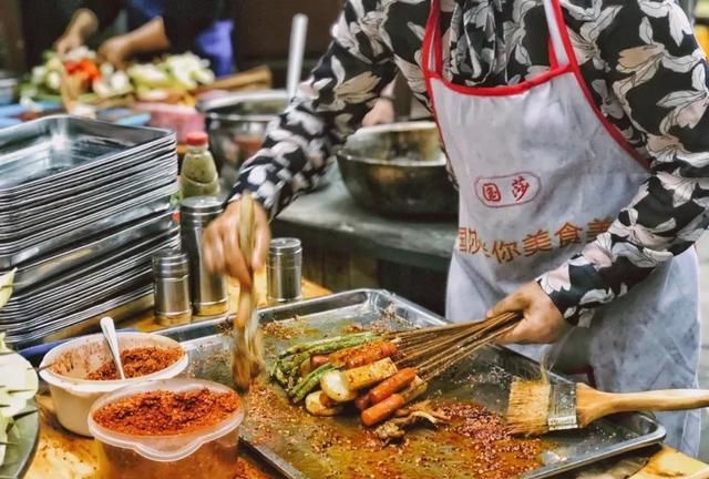 外地人来成都吃美食(外地人来成都打卡美食)图5