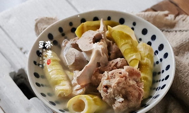 熊猫干笋怎么吃(笋叶和竹笋熊猫更喜欢吃什么)图1