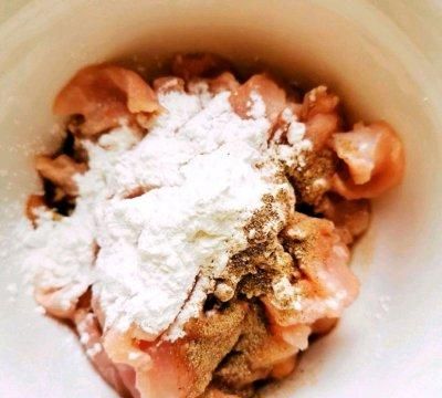 鸡枞菌炒肉丝做法(鸡枞菌炒肉的做法窍门)图3