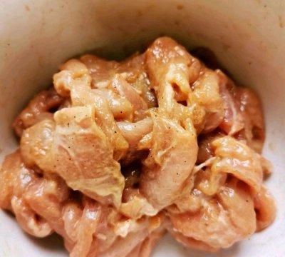鸡枞菌炒肉丝做法(鸡枞菌炒肉的做法窍门)图4