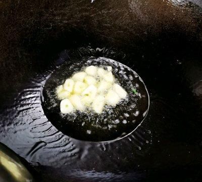 鸡枞菌炒肉丝做法(鸡枞菌炒肉的做法窍门)图8