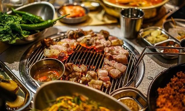 孤独的美食家享受美食治愈人心(孤独的美食家吃到的不好吃的菜)图4