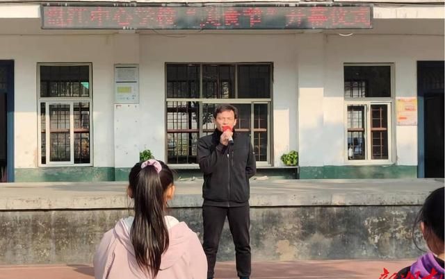 惠光小学享受美食分享快乐校园美食节活动图1