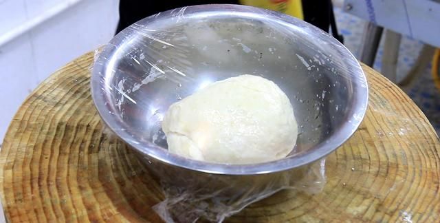 炸馓子的简单做法,又酥又脆的客家炸馓子图3