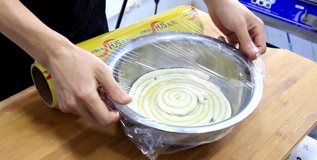 炸馓子的简单做法,又酥又脆的客家炸馓子图7