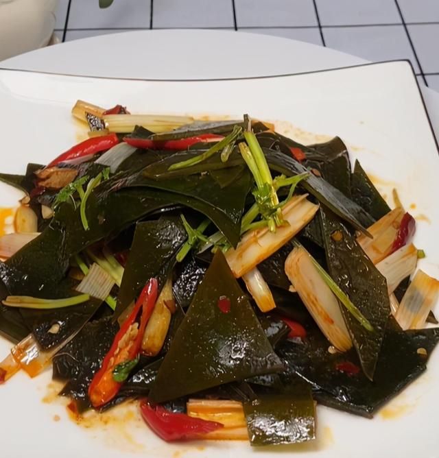 海带的吃法与做法(海带的家常做法海带炒肉)图1