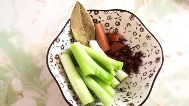 炭烤生蚝的做法与步骤窍门,炭烤生蚝蒜蓉酱做法图3