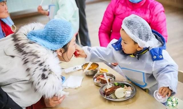 幼儿园国际美食节(幼儿园国际美食节活动)图8