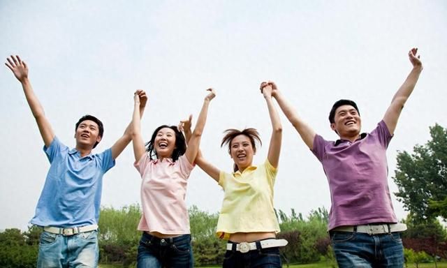 青年人和年轻人有什么区别(年青人和年轻人的区别)图1