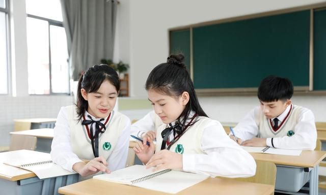 青年人和年轻人有什么区别(年青人和年轻人的区别)图2