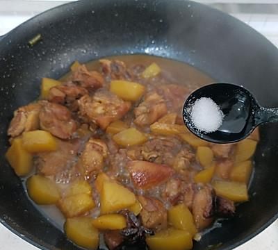 如何做红烧鸡肉土豆(鸡肉和土豆红烧怎么做才好吃)图11