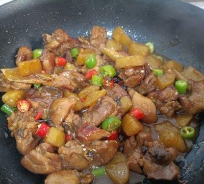如何做红烧鸡肉土豆(鸡肉和土豆红烧怎么做才好吃)图12