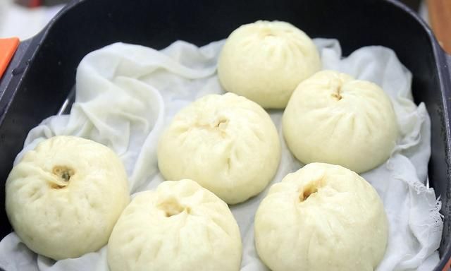 发面时、只放酵母和糖还不行!多加2味,包子又香又软又白还好吃图12