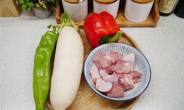 萝卜炒鸡肉最好吃的做法,鸡肉萝卜图4