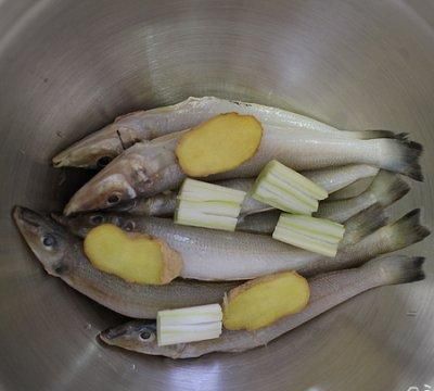 香煎沙丁鱼几分钟熟(老爹大排档香煎沙丁鱼)图2