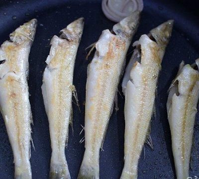 香煎沙丁鱼几分钟熟(老爹大排档香煎沙丁鱼)图9