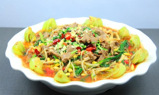 水煮牛肉家常做法肉滑嫩爽,麻辣鲜香水煮牛肉做法图1