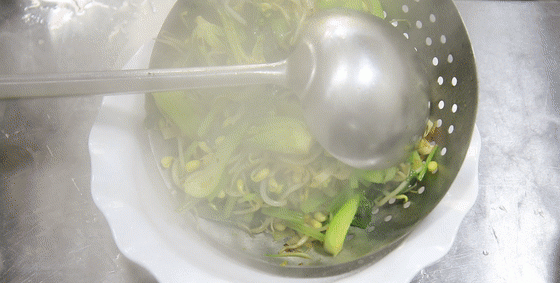 水煮牛肉家常做法肉滑嫩爽,麻辣鲜香水煮牛肉做法图8