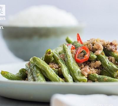干煸四季豆的做法(干煸四季豆什么梗)图8
