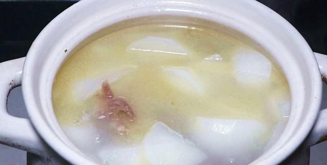 怎样熬一锅鲜美的牛骨汤图7
