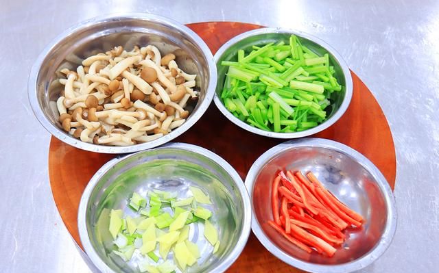 建议老年人五种碱性蔬菜要常吃(老年人常吃的碱性食物)图7