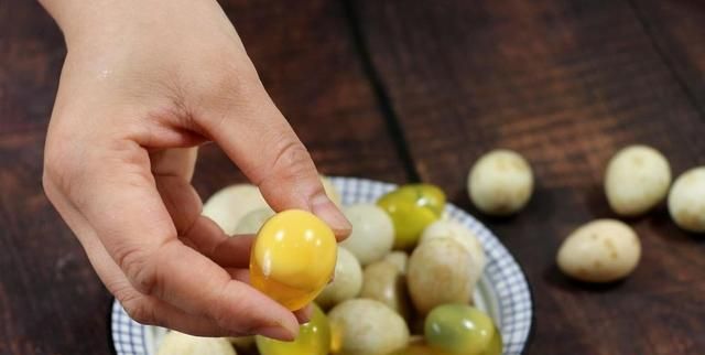 如何腌制皮蛋的做法大全窍门(腌制皮蛋最简单的方法教程)图18