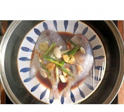 炖海鲳鱼的做法,家常炖冰冻鲳鱼的最佳做法图6