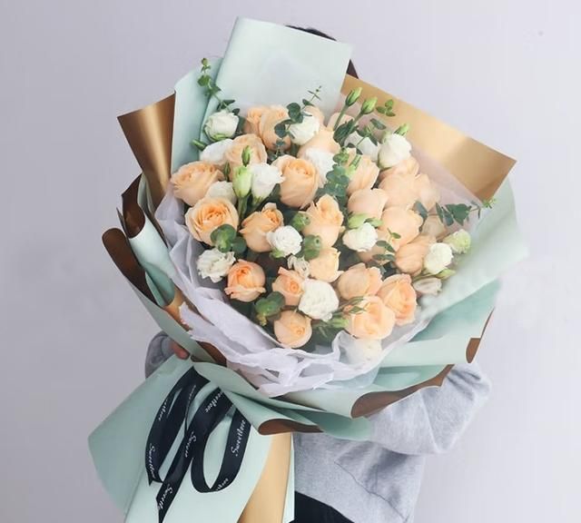 送花送33朵白玫瑰代表什么,33朵玫瑰花的含义及送花方法图3