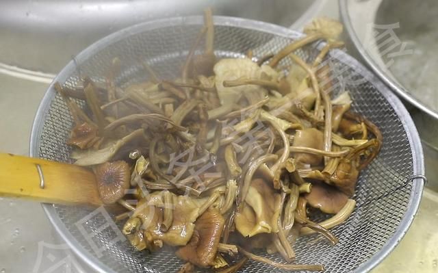 东北十大硬菜做法(东北的硬菜吃得过瘾)图15