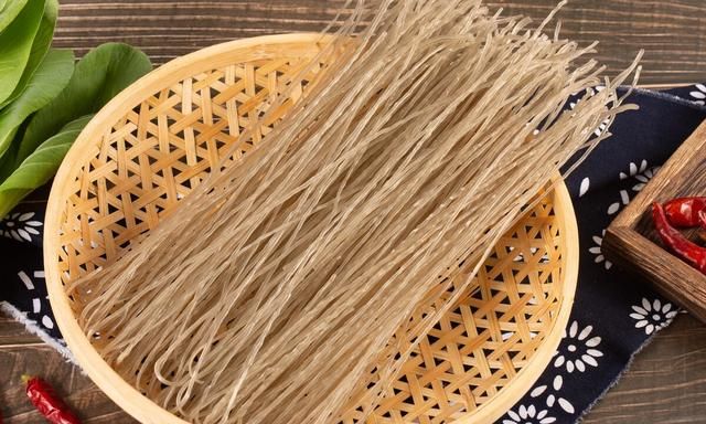 木薯淀粉怎么做成最好的粉条(用木薯淀粉做红薯粉条犯法吗)图5