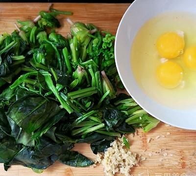 网红美食我来做 菠菜炒鸡蛋怎么做图2