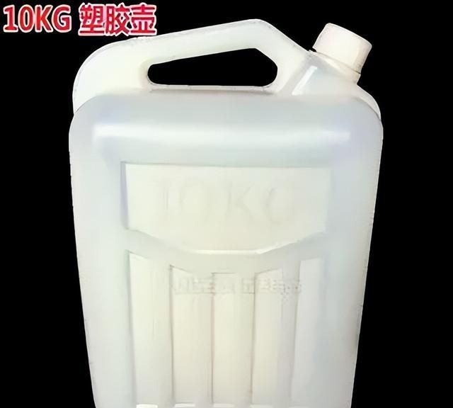 如何清洗十斤的塑料油壶的方法图4