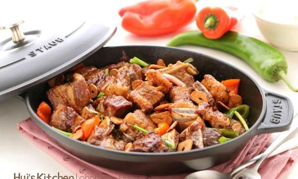 这道肉食爱好|蒜香黑椒牛肋排,家人天天求我做