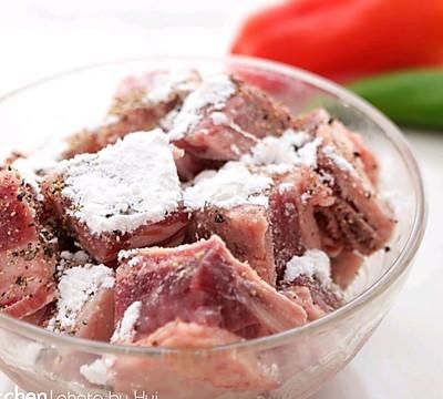 这道肉食爱好|蒜香黑椒牛肋排,家人天天求我做