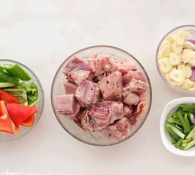 这道肉食爱好|蒜香黑椒牛肋排,家人天天求我做