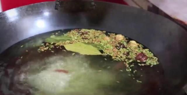 凉皮调料水怎么熬制才美味?凉皮料水详细配方来了,快来收藏吧