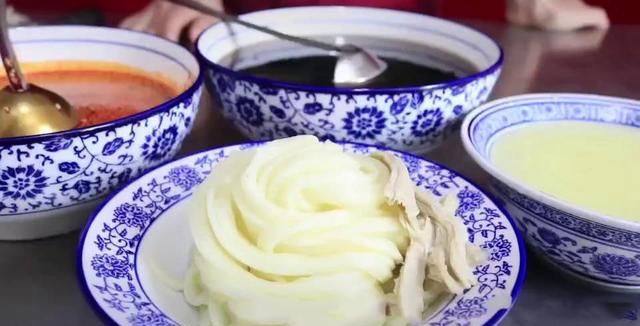 凉皮调料水怎么熬制才美味?凉皮料水详细配方来了,快来收藏吧