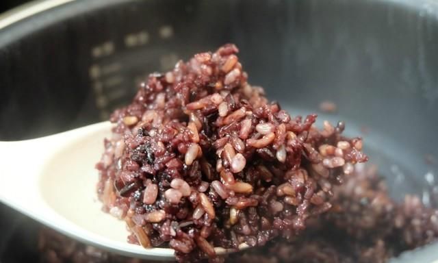 给老公准备工作餐,主食获赞最多,三色糙米饭,营养均衡减脂无忧